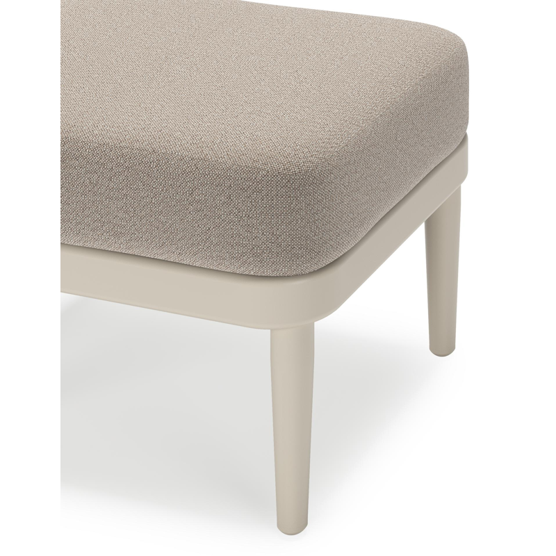 Orso poef in beige aluminium met Savane Coconut all weather sunbrella® luxe kussen