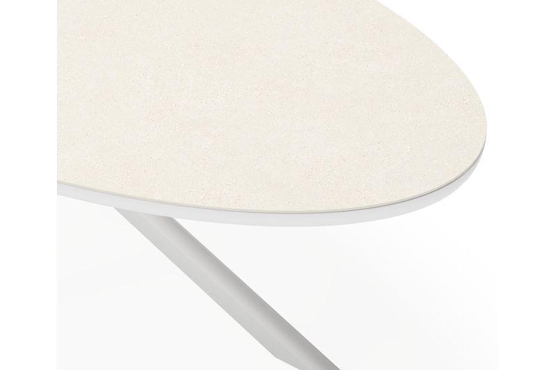 Pamplona ovale tuinset in wit aluminium en sintered stone crema minerale met 6 Matera tuinstoelen