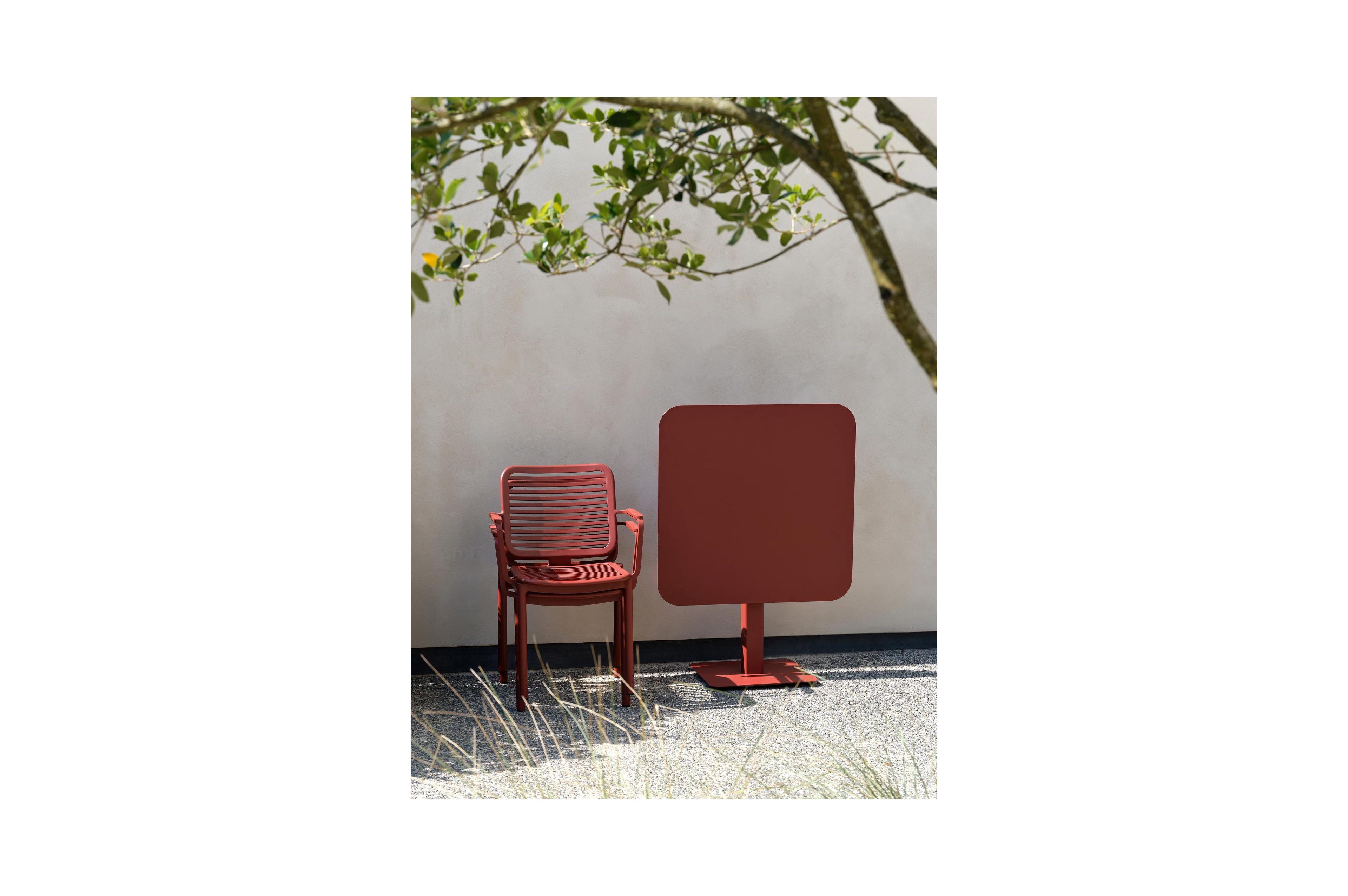 Fano inklapbare tuintafel afgerond vierkant in ruby aluminium - L 80 x B 80 x H 73 cm