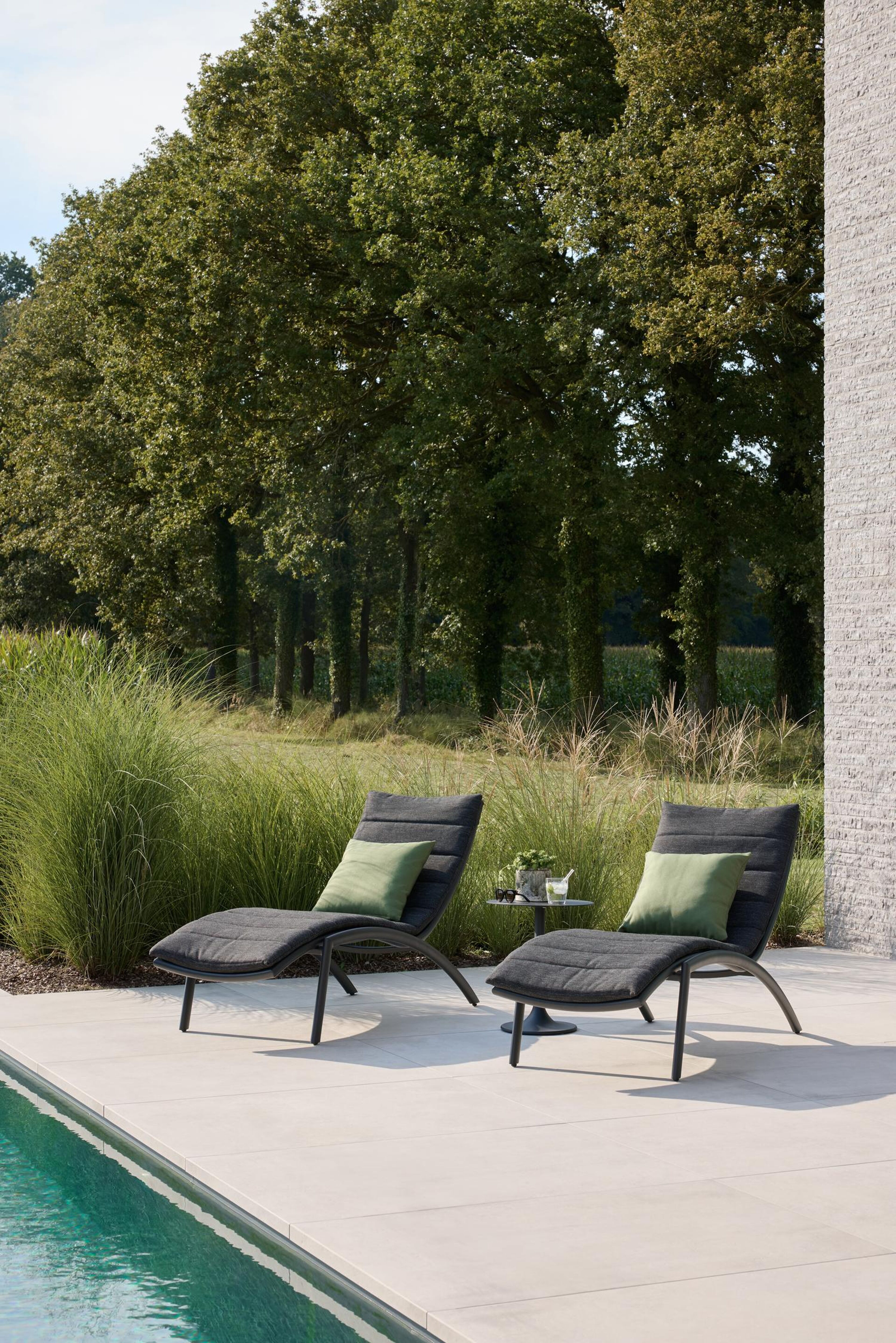 Siena ligbed in zwart aluminium en zwart textilene