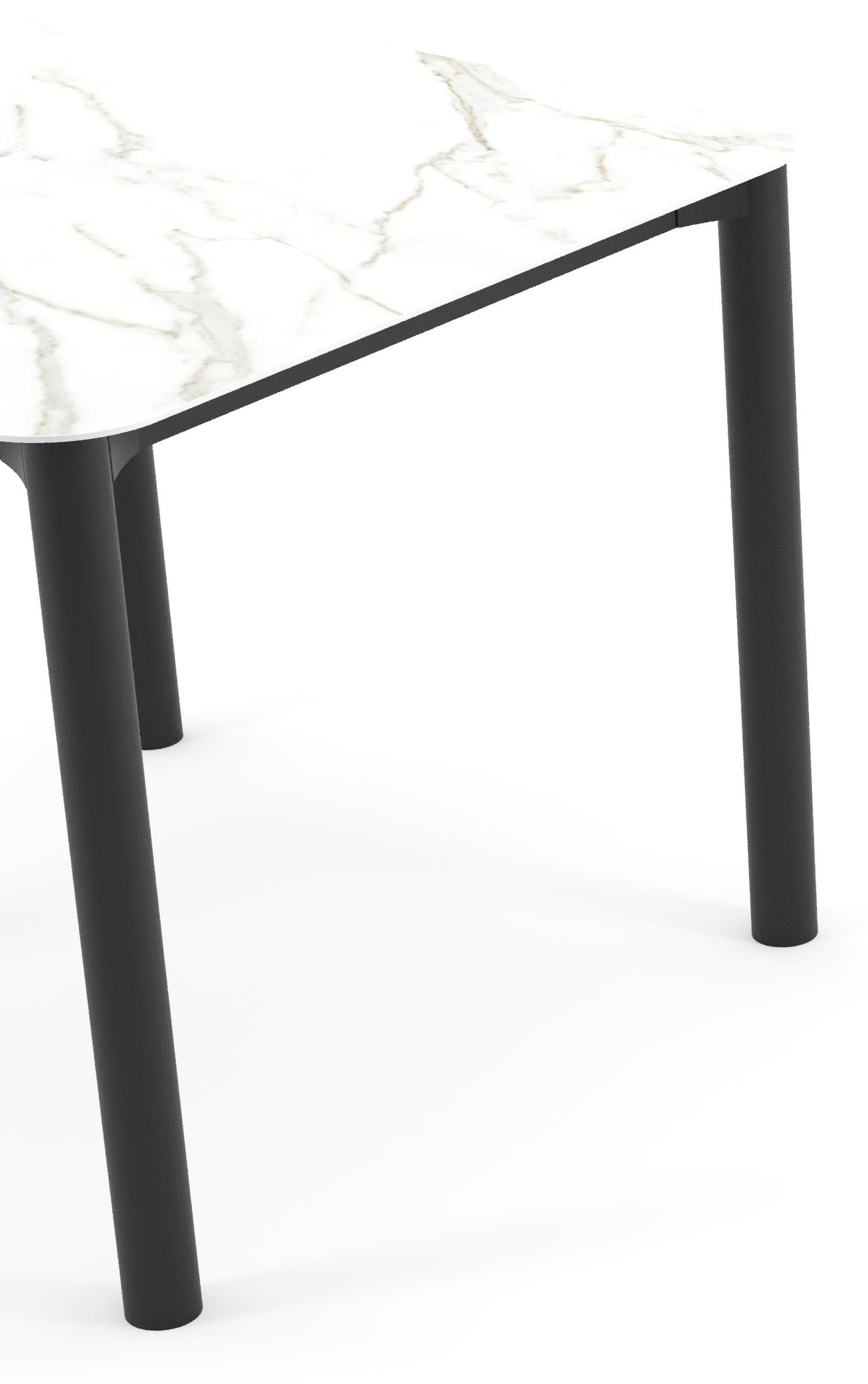 Table de jardin Orso rectangulaire arrondi en aluminium noir et céramique pleine Calacatta - Lg. 90 x Lrg. 90 x Haut. 74.5 cm