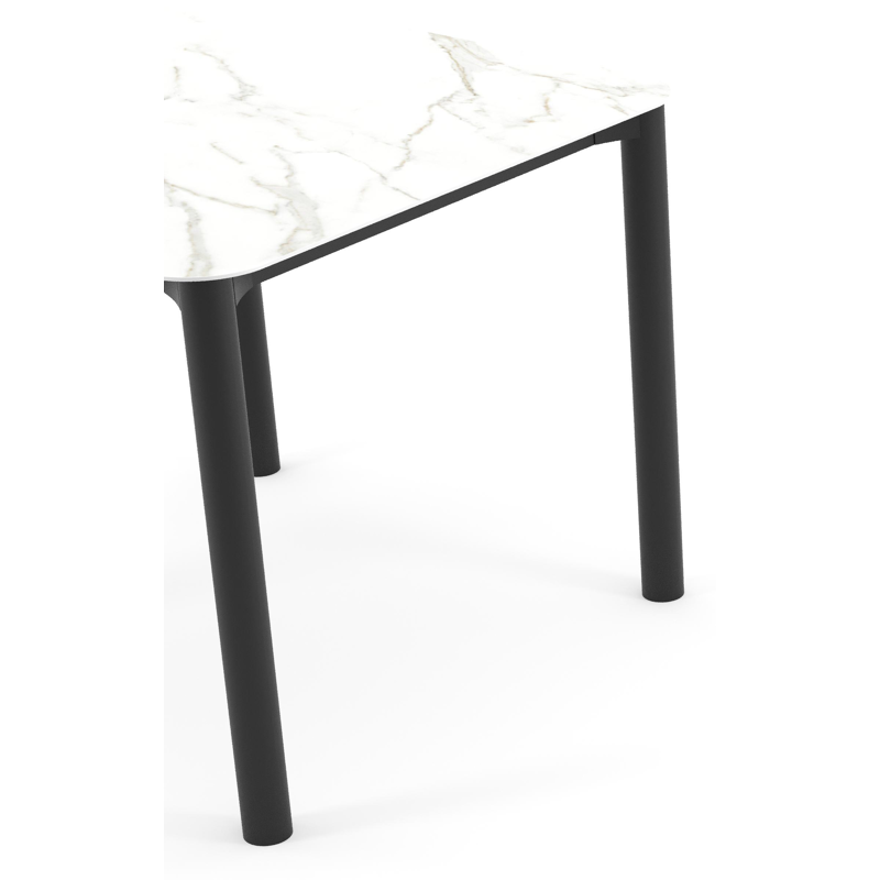 Table de jardin Orso rectangulaire arrondi en aluminium noir et céramique pleine Calacatta - Lg. 90 x Lrg. 90 x Haut. 74.5 cm
