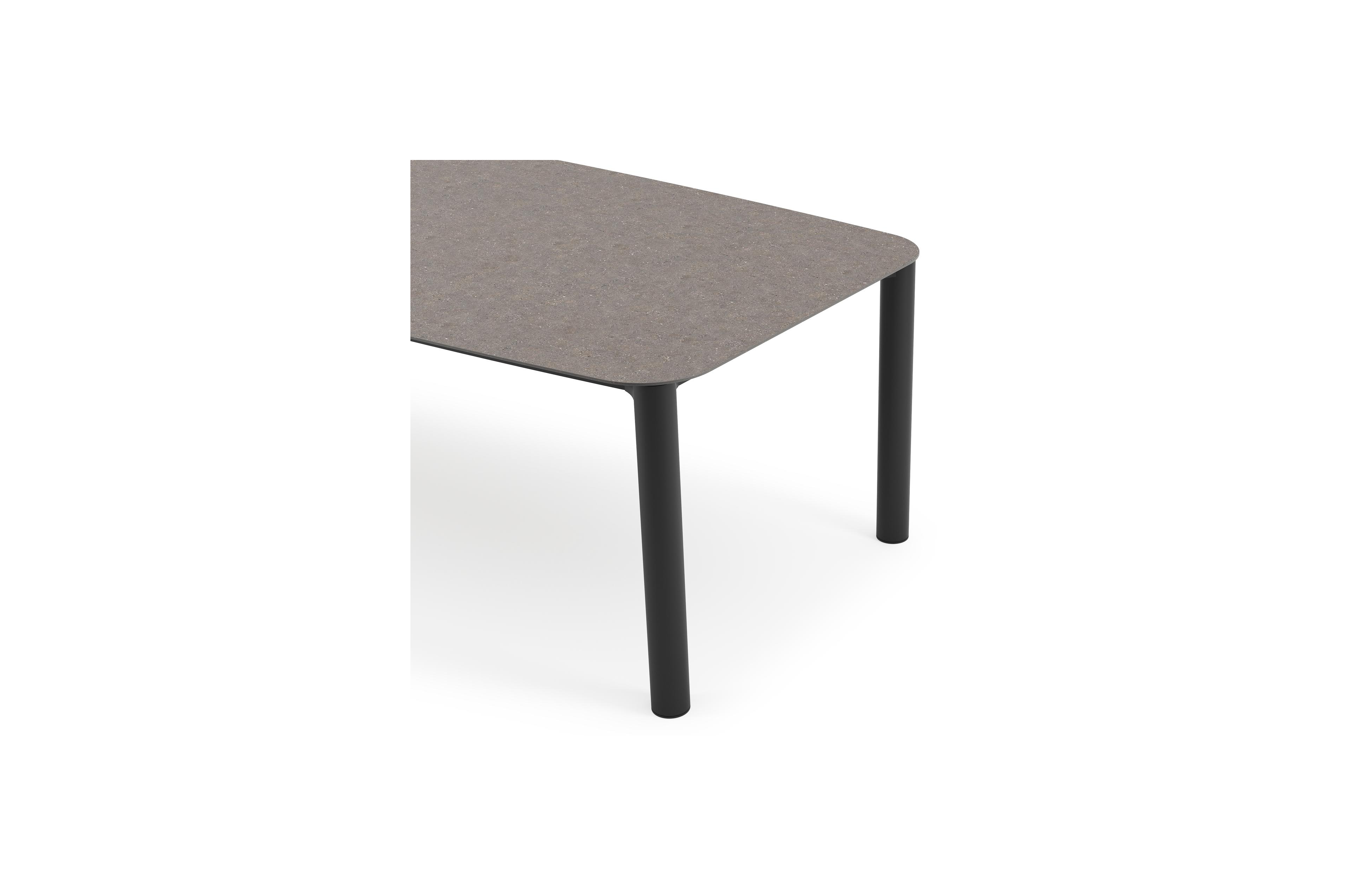 Orso tuintafel bootvorm in zwart aluminium en volkeramiek wulong - L 255 x B 115 x H 75 cm