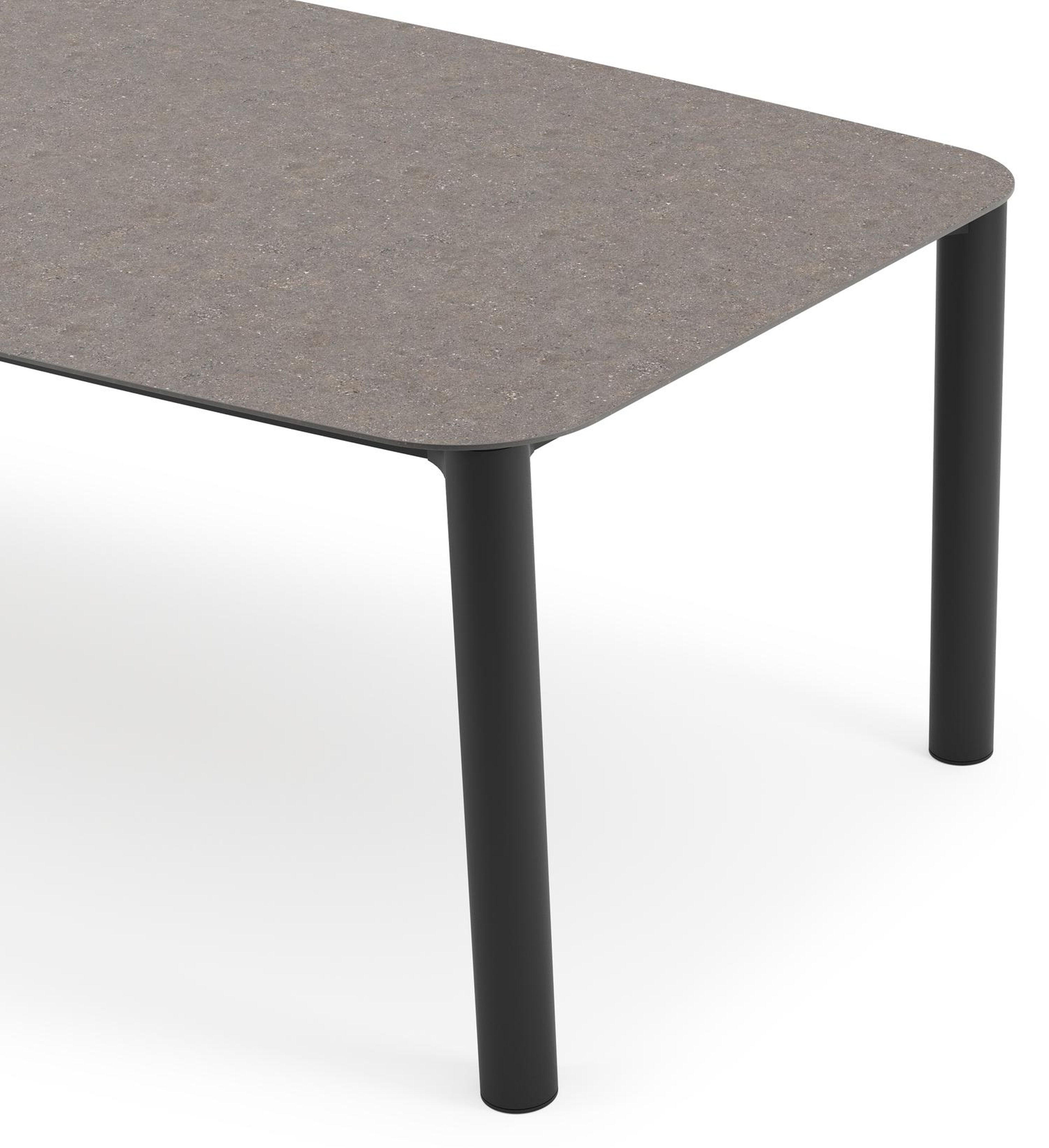 Orso tuintafel bootvorm in zwart aluminium en volkeramiek wulong - L 255 x B 115 x H 75 cm