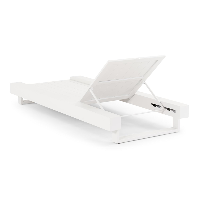 Nano verstelbaar ligbed in wit aluminium met savane nimbus all weather sunbrella® luxe kussen