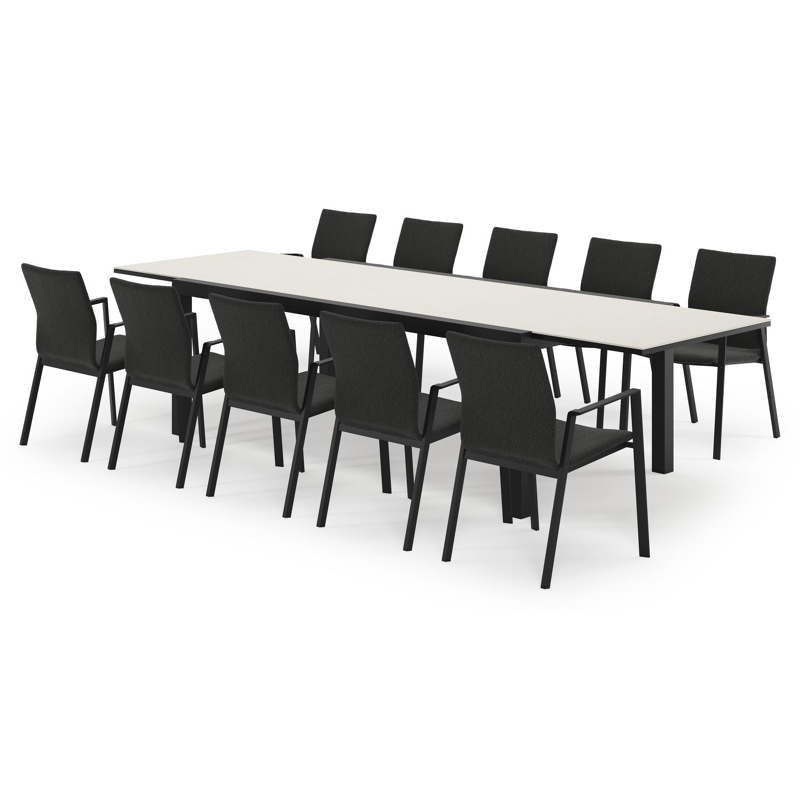Calobra rechthoekige uitschuifbare tuinset in zwart aluminium en sintered stone crema minerale met 10 Madura tuinstoelen