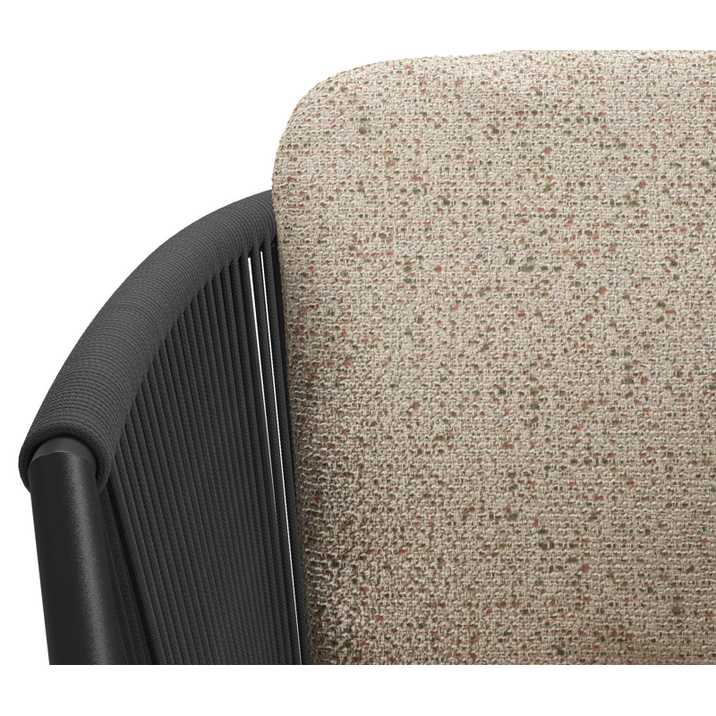 Orso tuinstoel in zwart aluminium en zwart verticaal geweven ronde rope met luxe zitkussen in All Weather Cosytica Bora Jungle