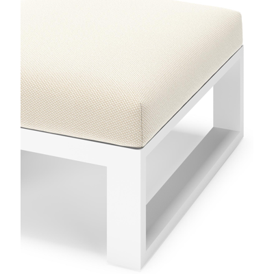 Verato poef in wit aluminium met althea off white all weather cosytica kussen