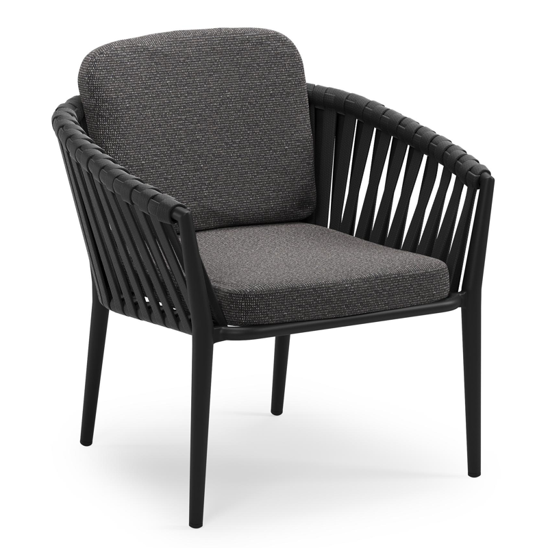 Orso low dining tuinstoel in zwart aluminium en zwart verticaal geweven luxe vlakke brede rope met stoelkussen in All Weather Solica Firenze Tunder