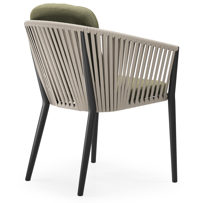 Orso tuinstoel in zwart aluminium en beige verticaal geweven vlakke rope met luxe zitkussen in All Weather Sunbrella® Luxe Heritage Leaf