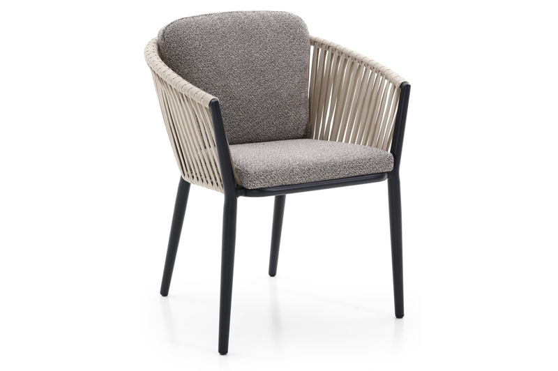 Orso tuinstoel in beige aluminium en beige verticaal geweven vlakke rope met kussen in All Weather Sunbrella® Luxe Wander Granite