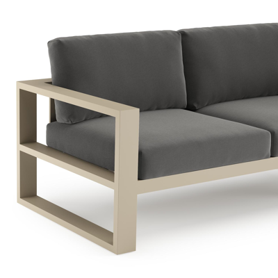 Verato loungehoek in beige aluminium met natte charcoal chine all weather sunbrella® luxe kussen