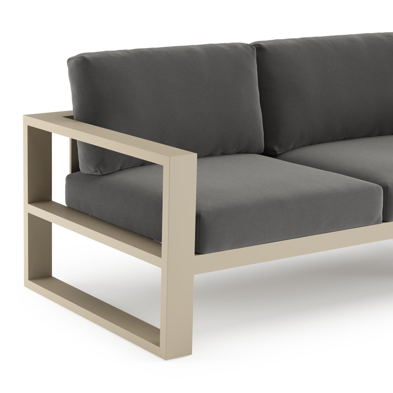 Verato loungehoek in beige aluminium met natte charcoal chine all weather sunbrella® luxe kussen