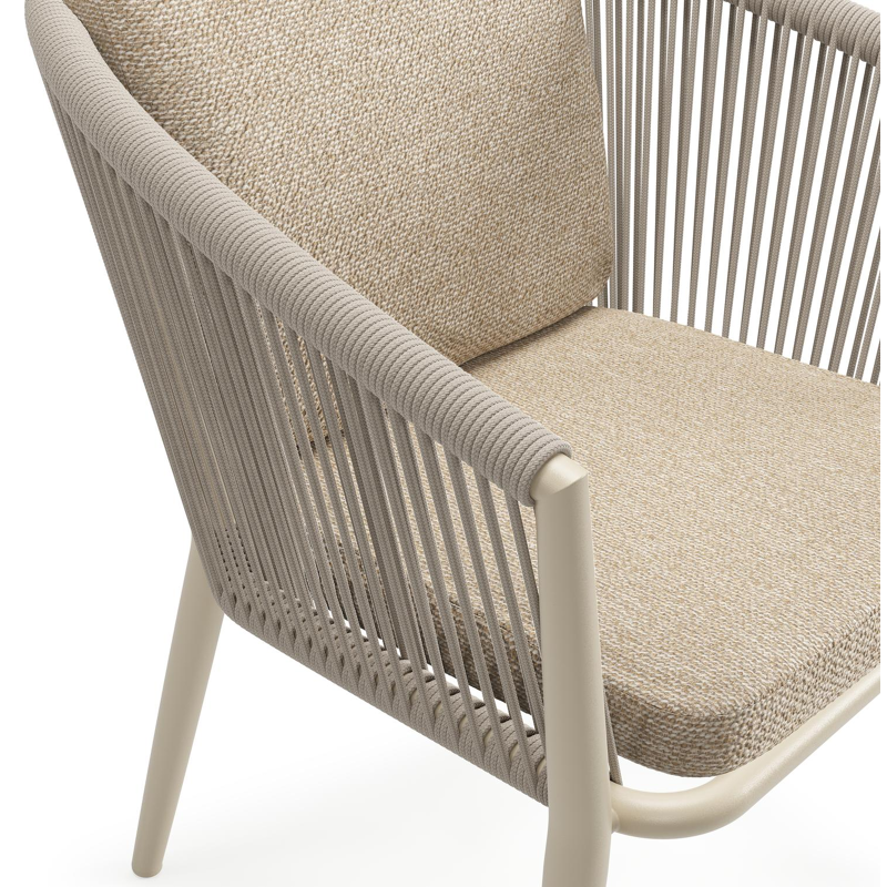 Orso tuinstoel in beige aluminium en beige verticaal geweven ronde rope met luxe zitkussen in All Weather Cosytica Madagascar Oak