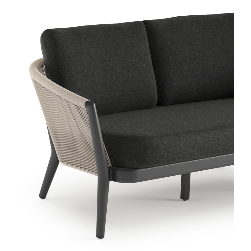 Canapé de jardin Orso en aluminium noir en corde ronde tissée verticalement beige et coussins en all weather sunbrella® luxe Chartres Sooty