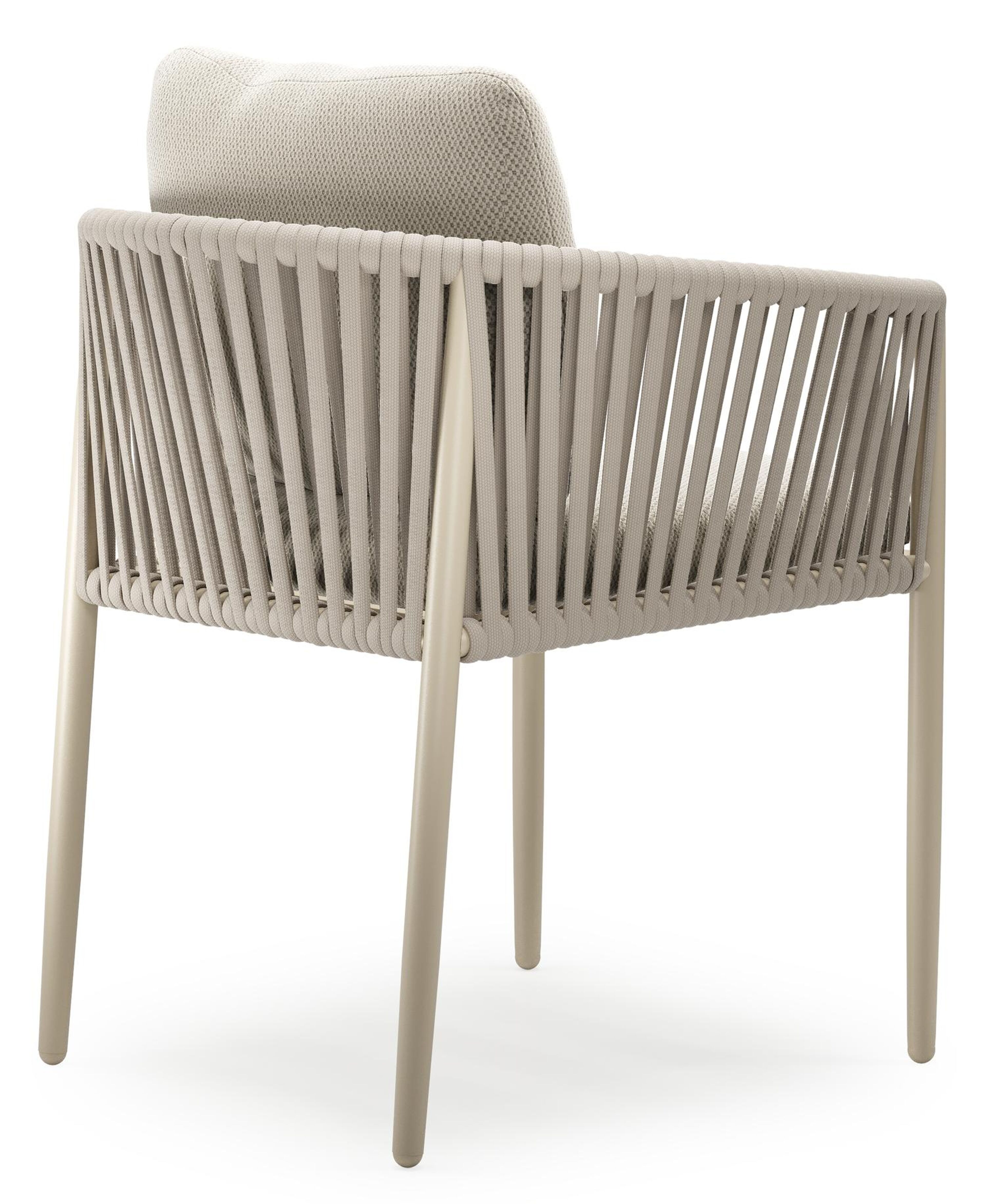 Organo tuinstoel in beige aluminium en beige verticaal geweven luxe vlakke rope met kussen in All Weather Sunbrella® Luxe Lopi Marble