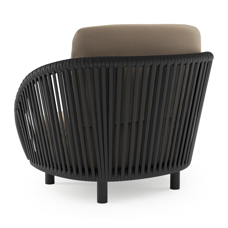 Fauteuil de jardin Lupino en aluminium noir et corde large plate de luxe tissée verticalement noir et coussins en all weather sunbrella® luxe natte heather grey