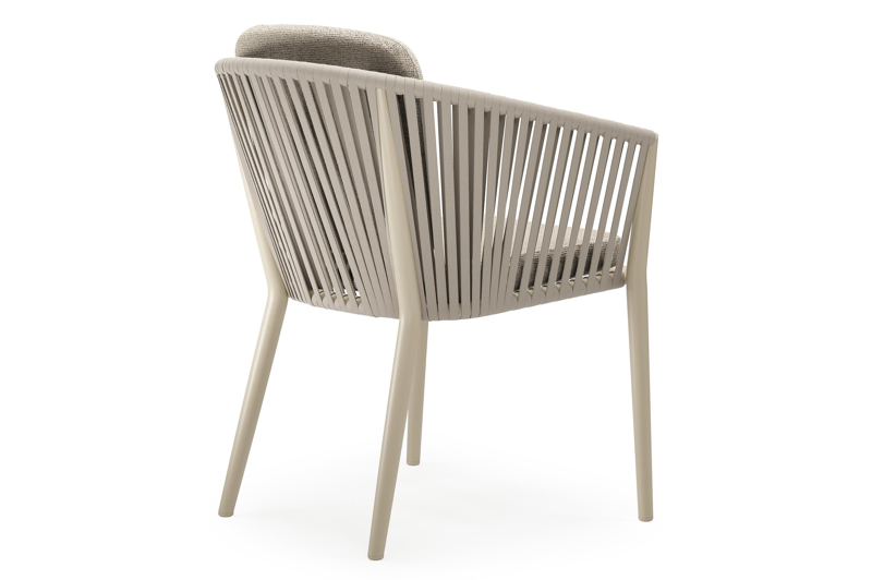 Orso tuinstoel in beige aluminium en beige verticaal geweven vlakke rope met Marbella Beige All Weather Cosytica kussen