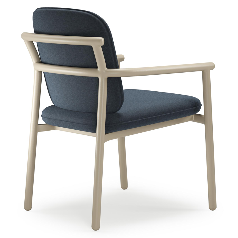 Bono stapelbare tuinstoel in beige aluminium met stoelkussen in All Weather Sunbrella® Luxe Heritage Indigo