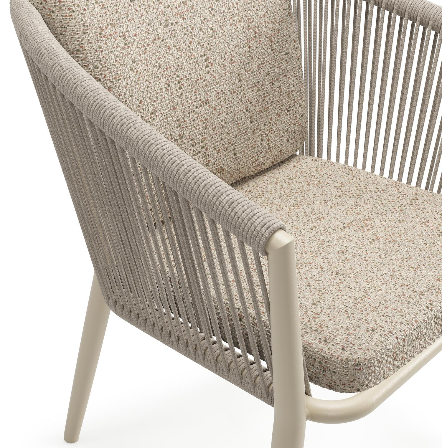 Chaise de jardin Orso en aluminium beige et corde ronde tissée verticalement beige avec coussin luxe en All Weather Cosytica Bora Jungle