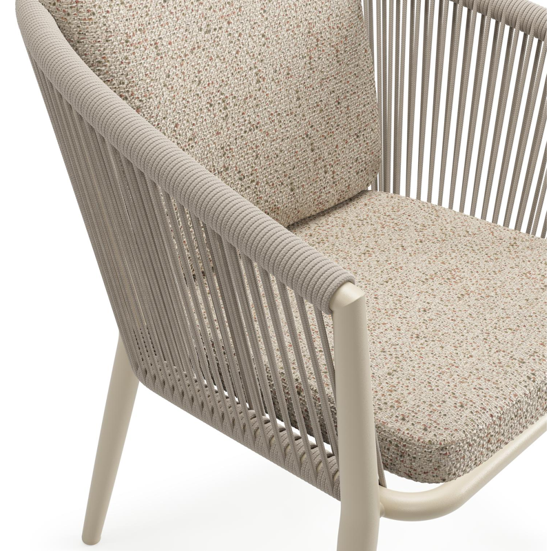 Orso tuinstoel in beige aluminium en beige verticaal geweven ronde rope met luxe zitkussen in All Weather Cosytica Bora Jungle