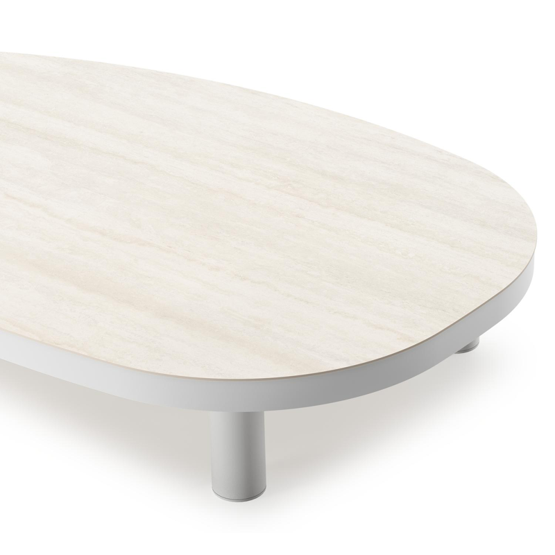 Donato loungetafel organisch in wit aluminium en volkeramiek Travertino Bianco - L 151 x B 90 x H 25 cm