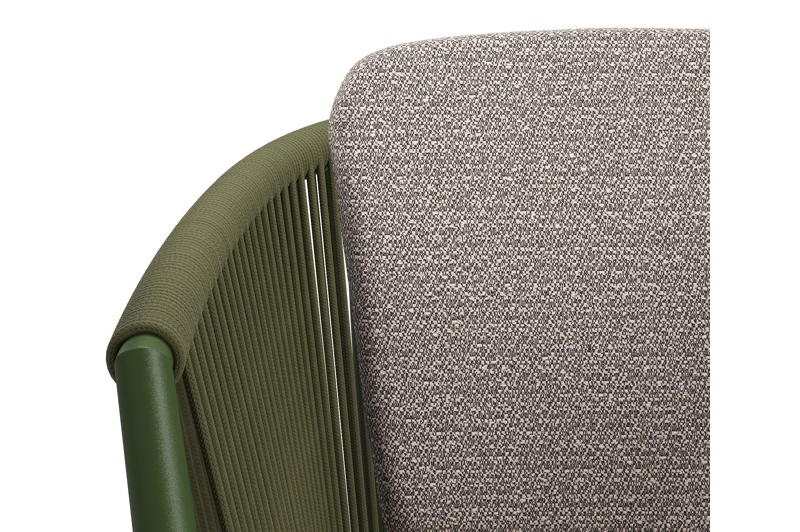 Orso tuinstoel in groen aluminium en groen verticaal geweven ronde rope met zitkussen in All Weather Sunbrella® Luxe Wander Granite