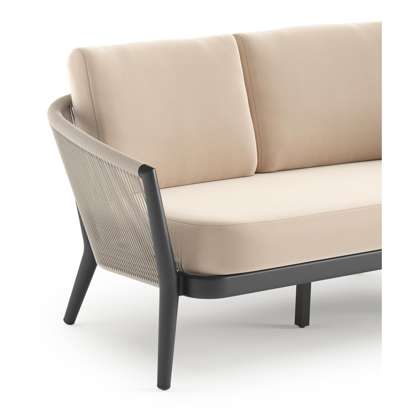 Orso loungebank in zwart aluminium en beige verticaal geweven ronde rope met Natte Linen Chalk all weather sunbrella® luxe kussen