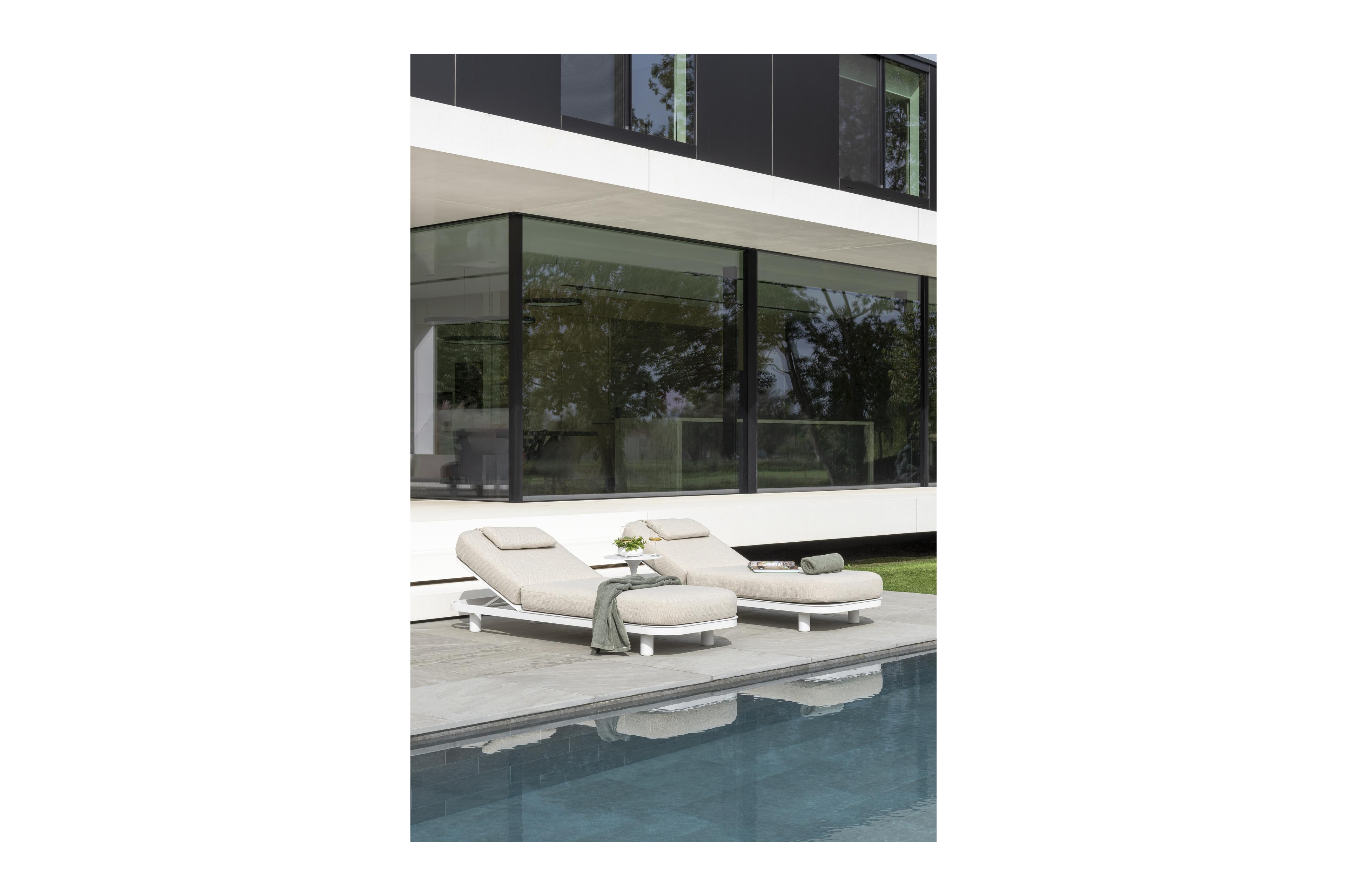 Fano bijzettafel in wit aluminium  - Dia. 43 x H 51 cm