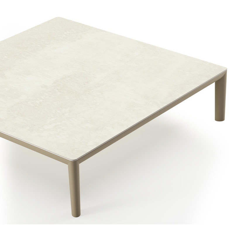 Tolosa loungetafel in beige aluminium en beige sintered stone - L 90 x B 90 x H 38 cm