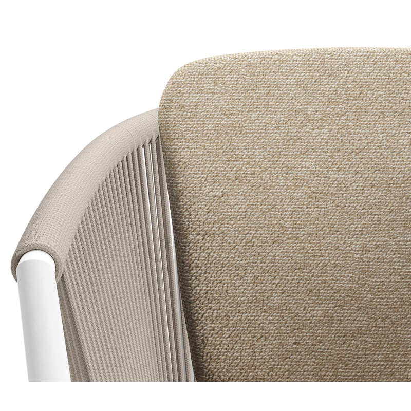 Chaise de jardin Orso en aluminium blanc et corde ronde tissée verticalement beige avec coussin en All Weather Cosytica Madagascar Oak
