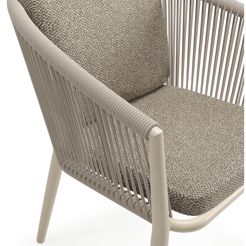 Orso tuinstoel in beige aluminium en beige verticaal geweven ronde rope met luxe zitkussen in All Weather Cosytica Madagascar Burch