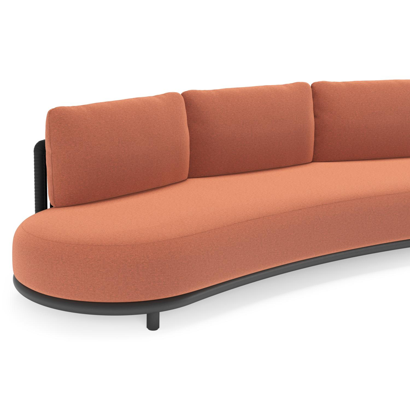 Lomano loungebank in zwart aluminium en zwart verticaal geweven luxe vlakke rope met heritage rust all weather sunbrella® luxe kussen