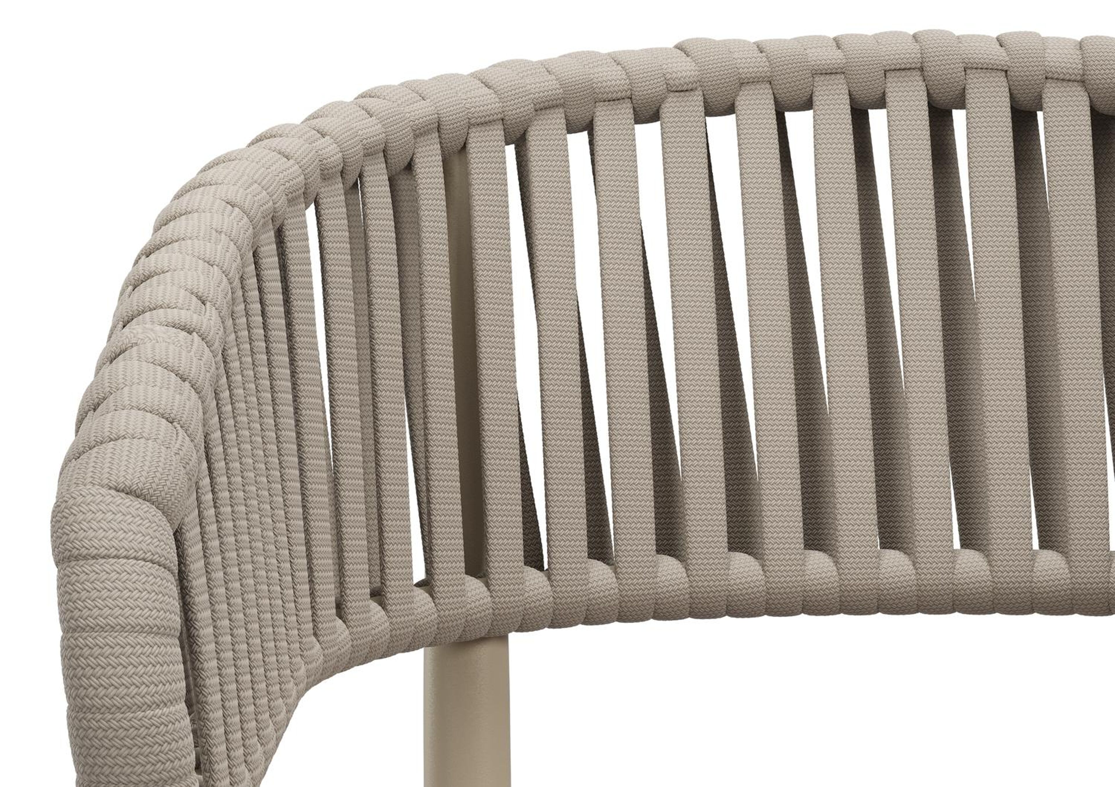 Tolfa stapelbare tuinstoel in beige aluminium en beige verticaal geweven luxe vlakke brede rope met stoelkussen in All Weather Sunbrella® Luxe Wander Granite