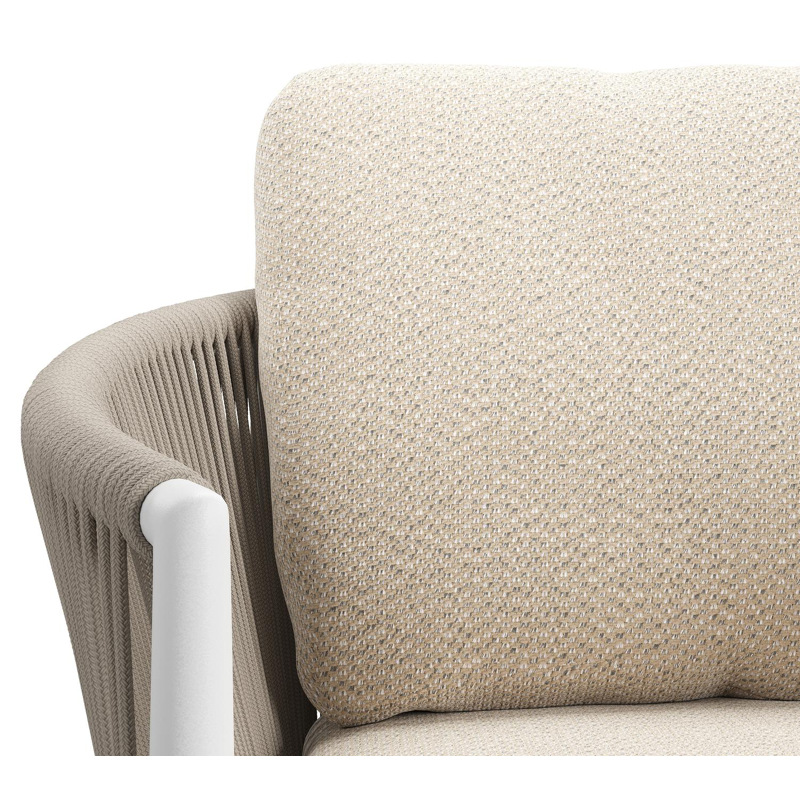 Organo tuinstoel in beige aluminium en beige verticaal geweven ronde rope met stoelkussen in All Weather Sunbrella® Luxe Lopi Sand