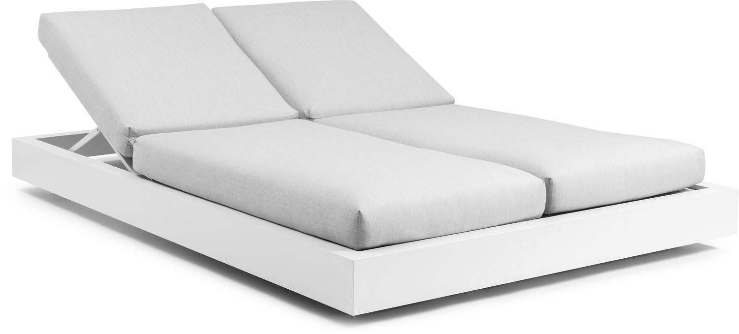 Como verstelbaar dubbel ligbed in wit aluminium met natte grey chine all weather sunbrella® luxe kussens