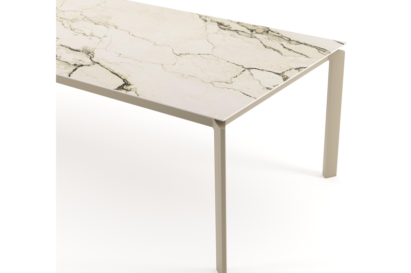 Cirello tuintafel rechthoekig in beige aluminium en volkeramiek Colorado Dunes - L 280 x B 110 x H 74.5 cm