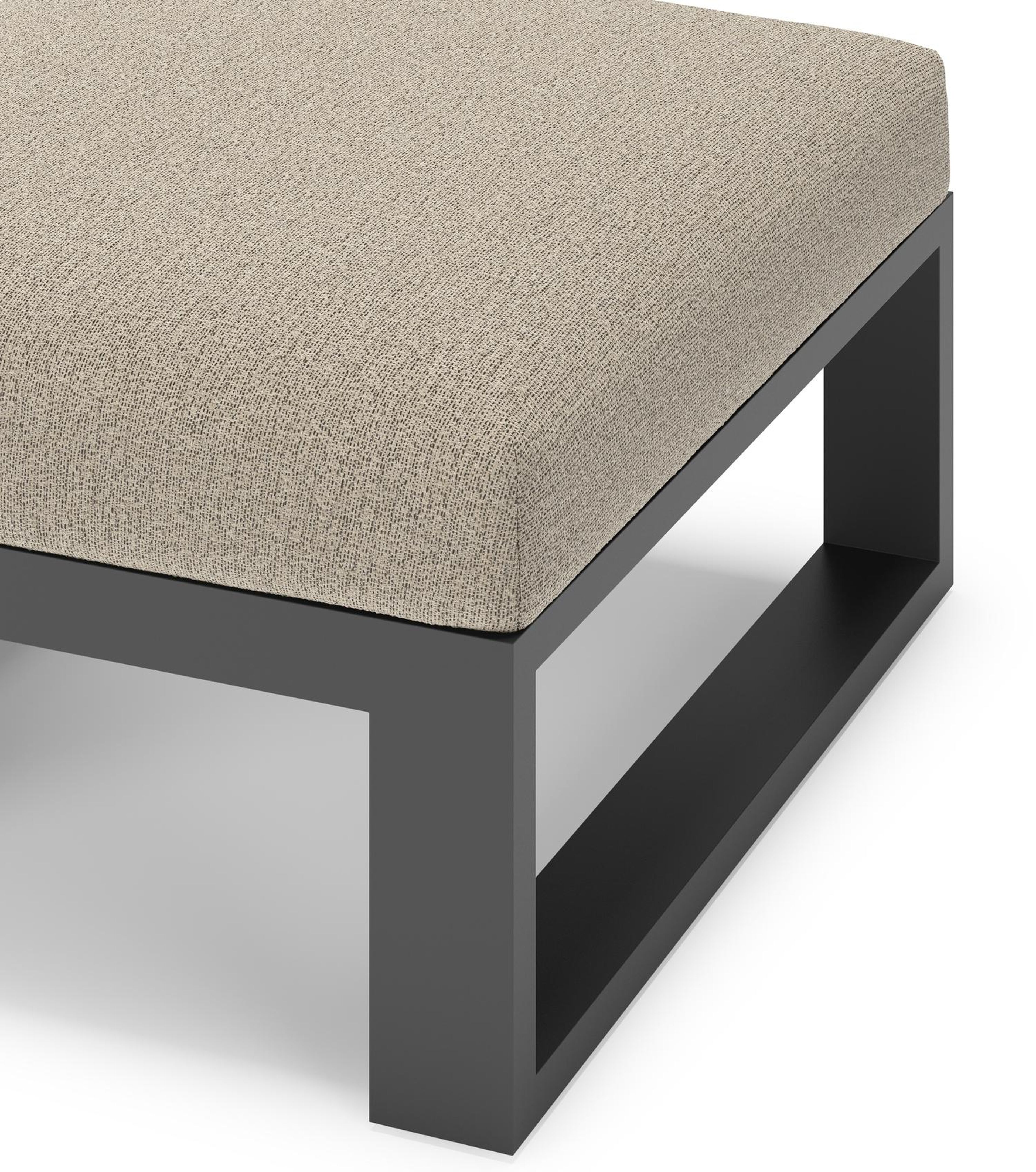 Verato poef in zwart aluminium met catania beige all weather cosytica kussen