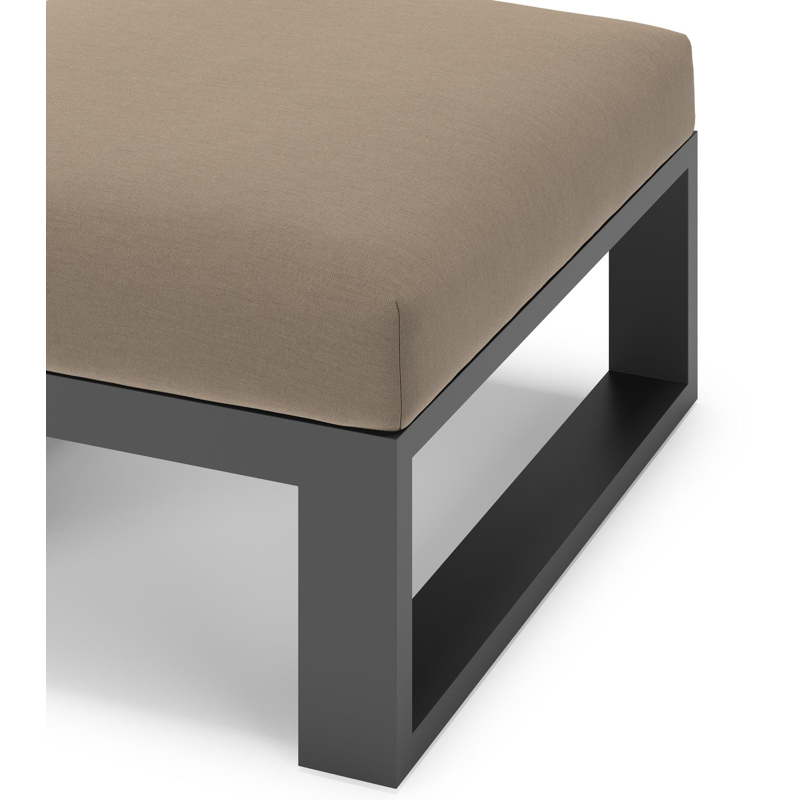 Verato poef in zwart aluminium met natte heather grey all weather sunbrella® luxe kussen