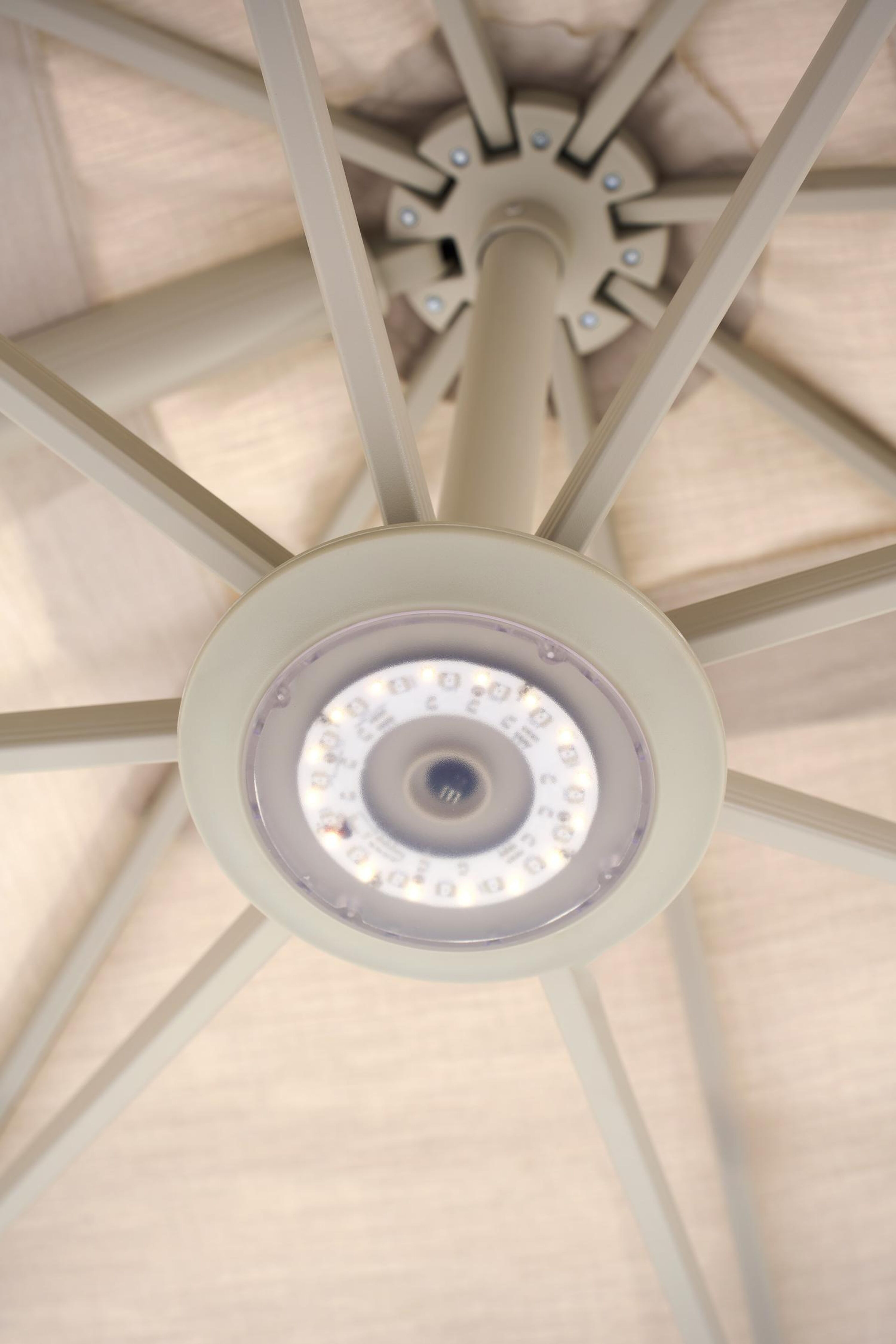 Lampe LED beige pour parasol pendant