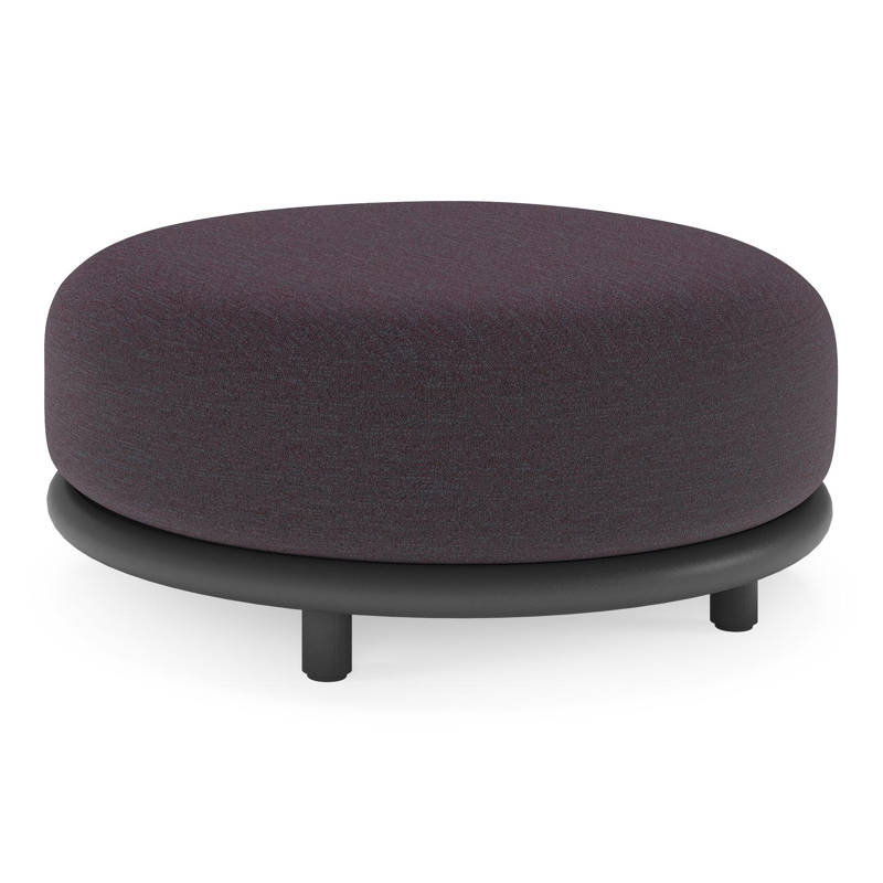 Pouf Lomano en aluminium noir et corde luxe plate tissÃ©e verticalement beige et coussins en all weather sunbrellaÂ® luxe Tundra Red