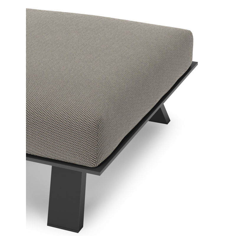 Cesano poef in zwart aluminium met lopi charcoal all weather Sunbrella® luxe kussen