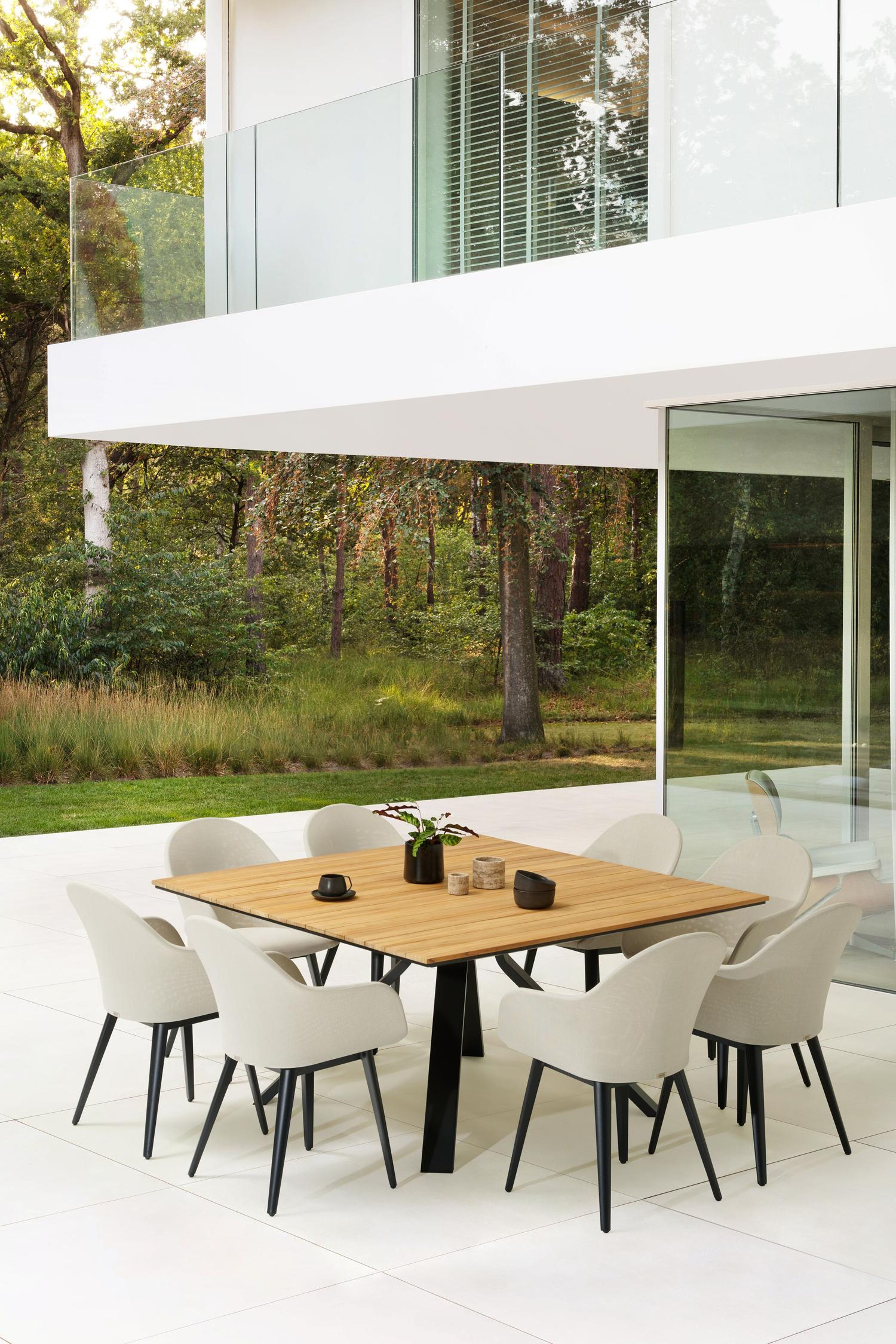 Cesano tuinstoel in zwart aluminium en beige dubbele textilene