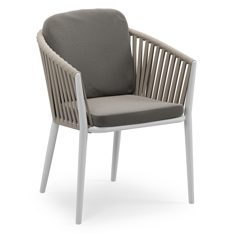 Orso stapelbare tuinstoel in wit aluminium en beige verticaal geweven luxe vlakke brede rope met stoelkussen in All Weather Sunbrella® Luxe Natte Dark Taupe
