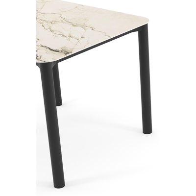 Table de jardin Orso rectangulaire arrondi en aluminium noir et céramique pleine Colorado Dunes - Lg. 90 x Lrg. 90 x Haut. 74.5 cm