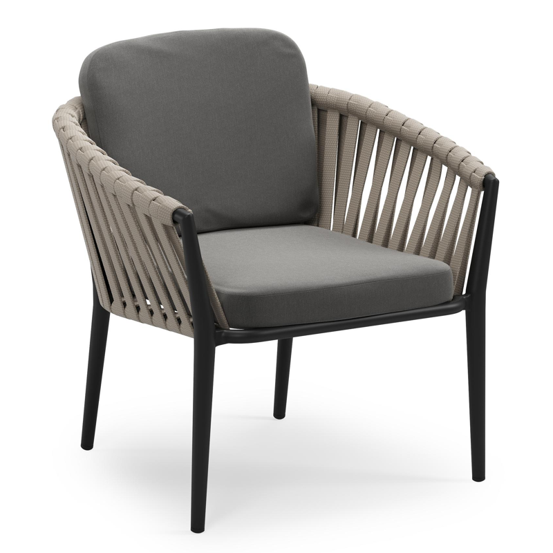 Orso low dining tuinstoel in zwart aluminium en beige verticaal geweven luxe vlakke brede rope met stoelkussen in All Weather Sunbrella® Luxe Natte Charcoal Chine