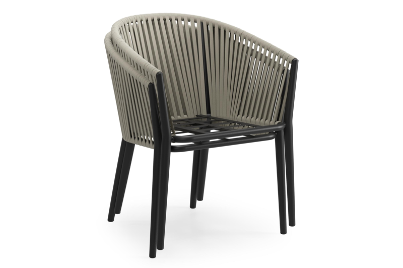 Orso tuinstoel in beige aluminium en beige verticaal geweven vlakke rope met kussen in All Weather Sunbrella® Luxe Wander Granite