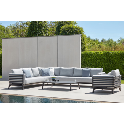 Table basse Mosa en aluminium noir - Lg 140 x larg. 85 x H 30 cm