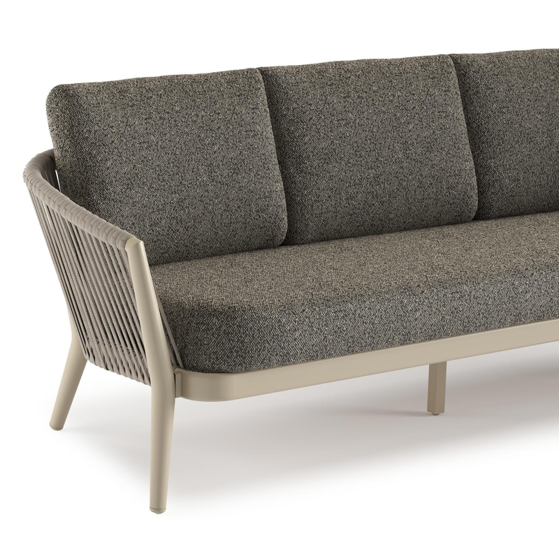 Orso loungebank in beige aluminium en beige verticaal geweven ronde rope met Marbella Tunder all weather cosytica kussen