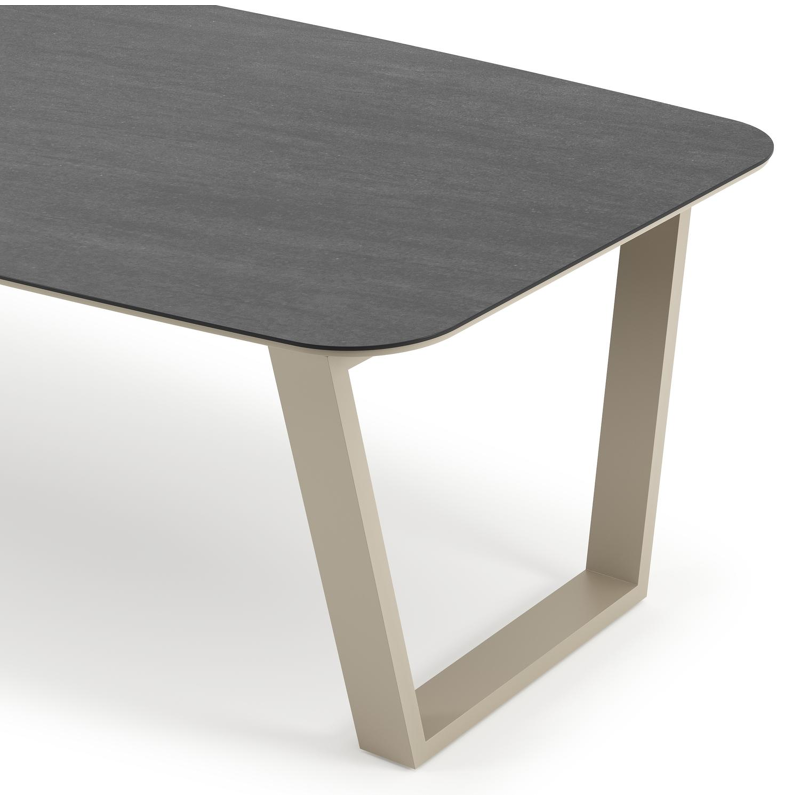 Pagino tuintafel bootvorm in beige aluminium en volkeramiek Basalt Black - L 255 x B 115 x H 73 cm